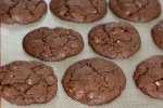 Cookies aux chocolat, pépites de chocolat et noix